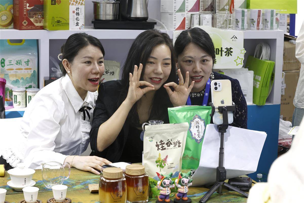 抢庄牛牛棋牌苹果版下载
